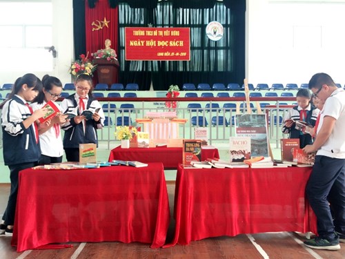 Ngày hội đọc sách Trường THCS Đô thị Việt Hưng năm học 2015 – 2016